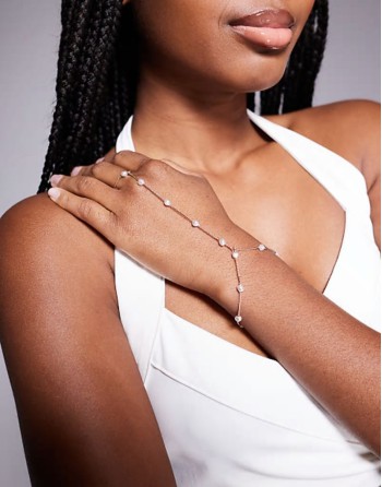 beachdays mini shell pendant necklace in gold