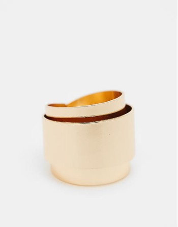 wide spin ring in gold tone