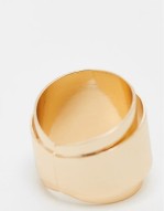 wide spin ring in gold tone