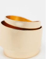 wide spin ring in gold tone