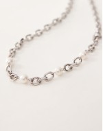 essence pearl necklace in brass plated silver