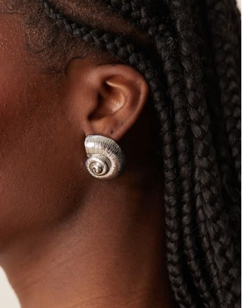 stud earrings with shell detail in silver tone