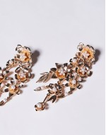 geemmaa statement flower drop earrings in gold