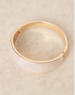Curve bangle bracelet with faux pearl insert in gold tone