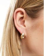 teardrop chubby hoops in gold